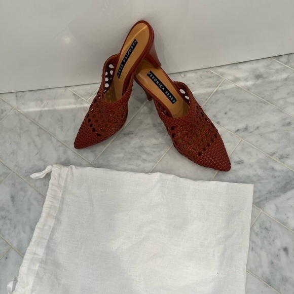 VERONICA BEARD Jacqlyn crocheted leather cone heel pointy toe mule size 37 - Picture 12 of 14